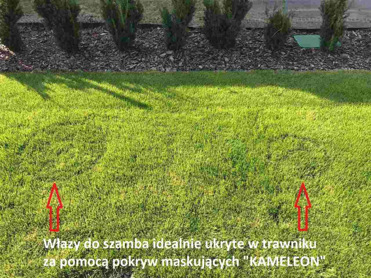 Zdjęcie włazów do szamba ukrytych w trawniku za pomocą pokryw KAMELEON